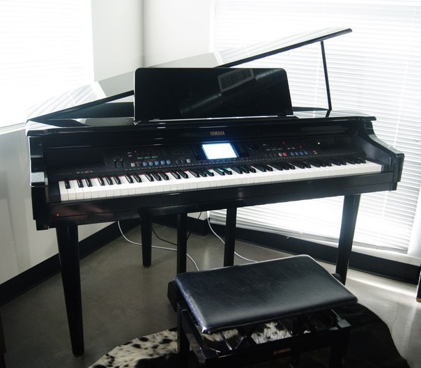 Yamaha Clavinova CVP600 (made in Japan)