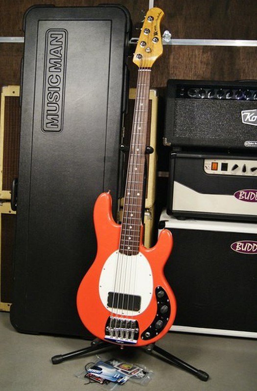 Music Man Stingray Classic 5 Coral Red