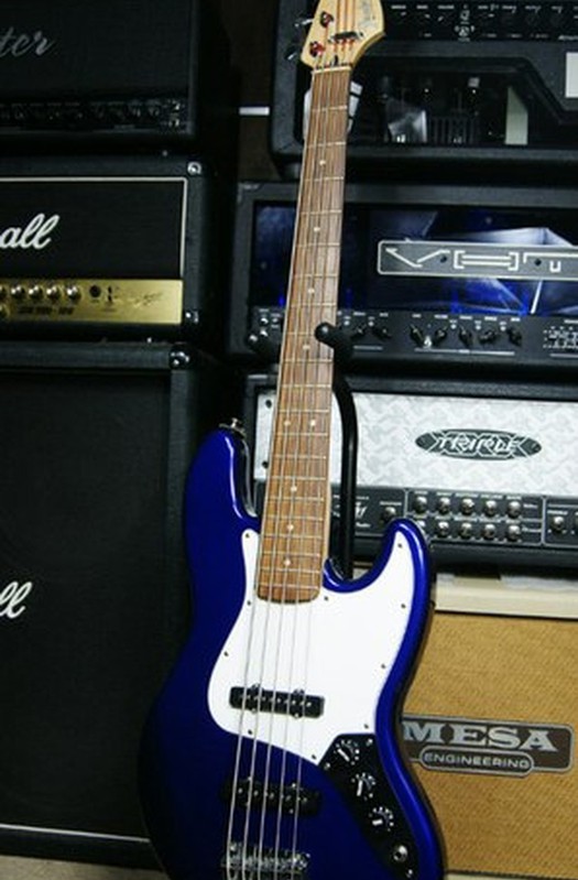 1999 Fender Standard Jazz Bass V 5-string