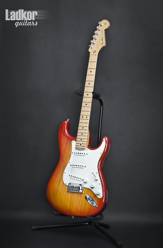 2009 Fender Custom Shop Deluxe Stratocaster Aged Cherry Burst USA