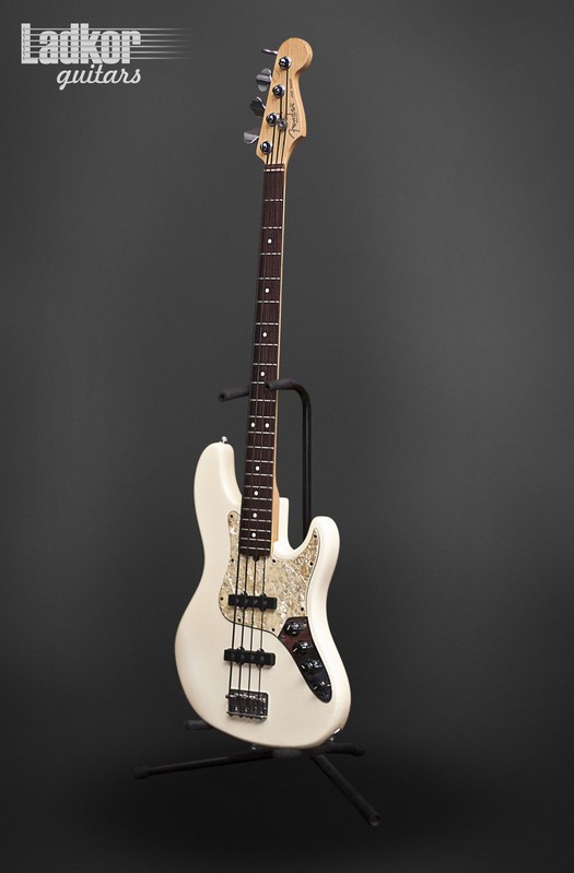 1996 Fender American Deluxe Jazz Bass 50th Anniversary Olympic White