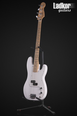 2018 Fender Player Precision Bass Polar White Maple FB MIM