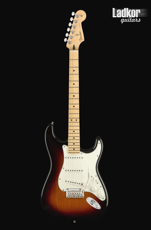 Fender Player Stratocaster 3-Color Sunburst Maple NEW