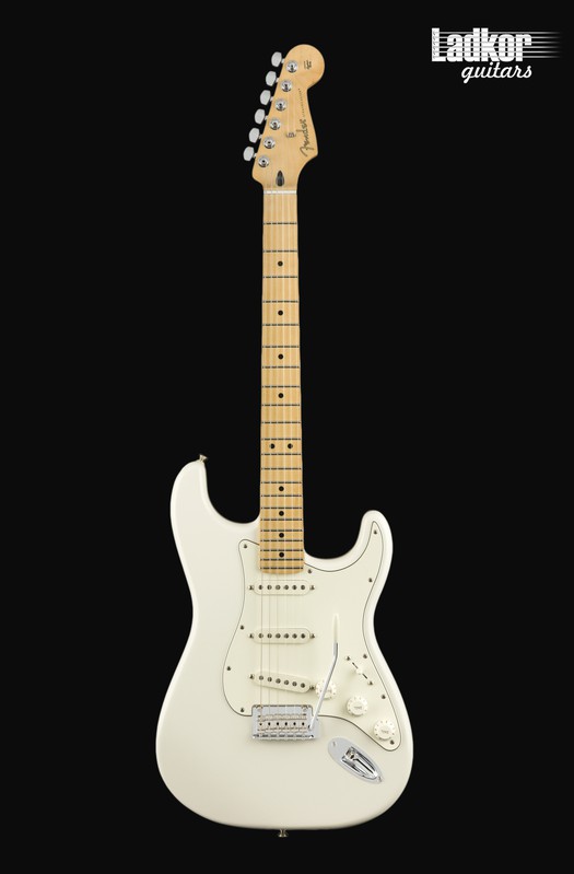 Fender Player Stratocaster Polar White Maple NEW