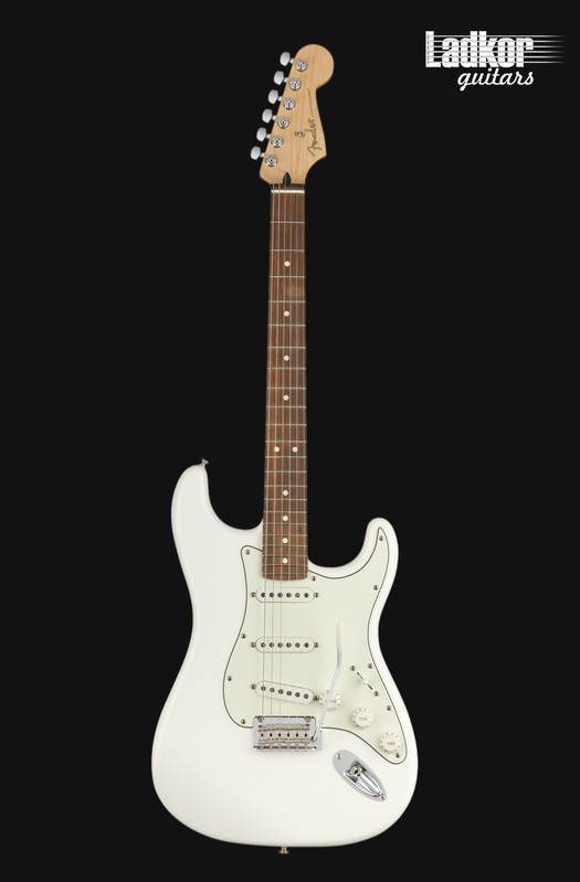 Fender Player Stratocaster Polar White Pau Ferro NEW