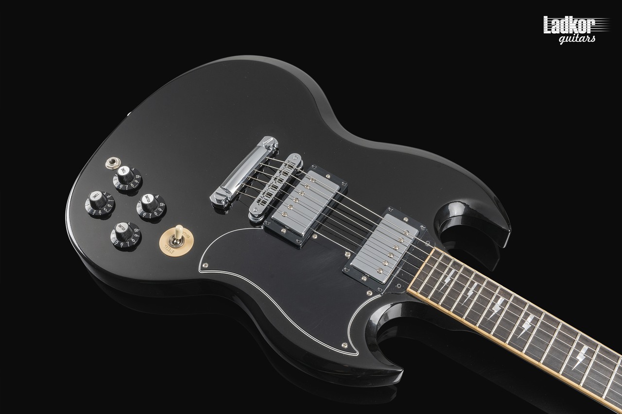 Gibson sg standard ebony　2010年製 Trogly's Guitars: 2010 Gibson SG Standard Black Ebony - YouTube