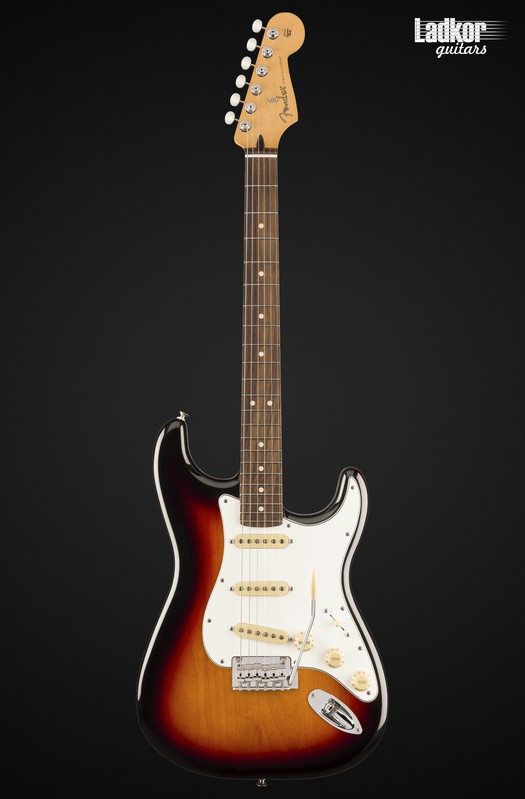 Fender Player II Stratocaster 3-Color Sunburst