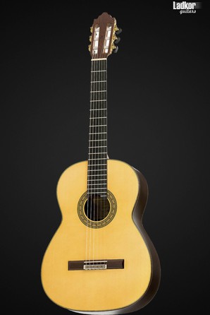 Vicente Carrillo Primera Especial Classical Concert 6 String Guitar