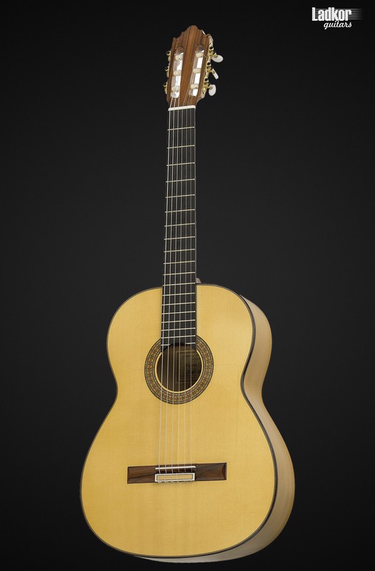 Vicente Carrillo Alegrias Blanca Estudio Flamenco 6 String Guitar